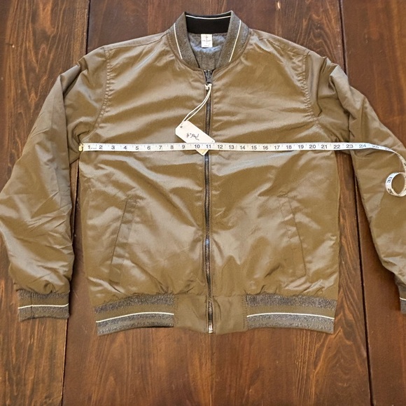 Vintage Bomber Jacket - Picture 2 of 6
